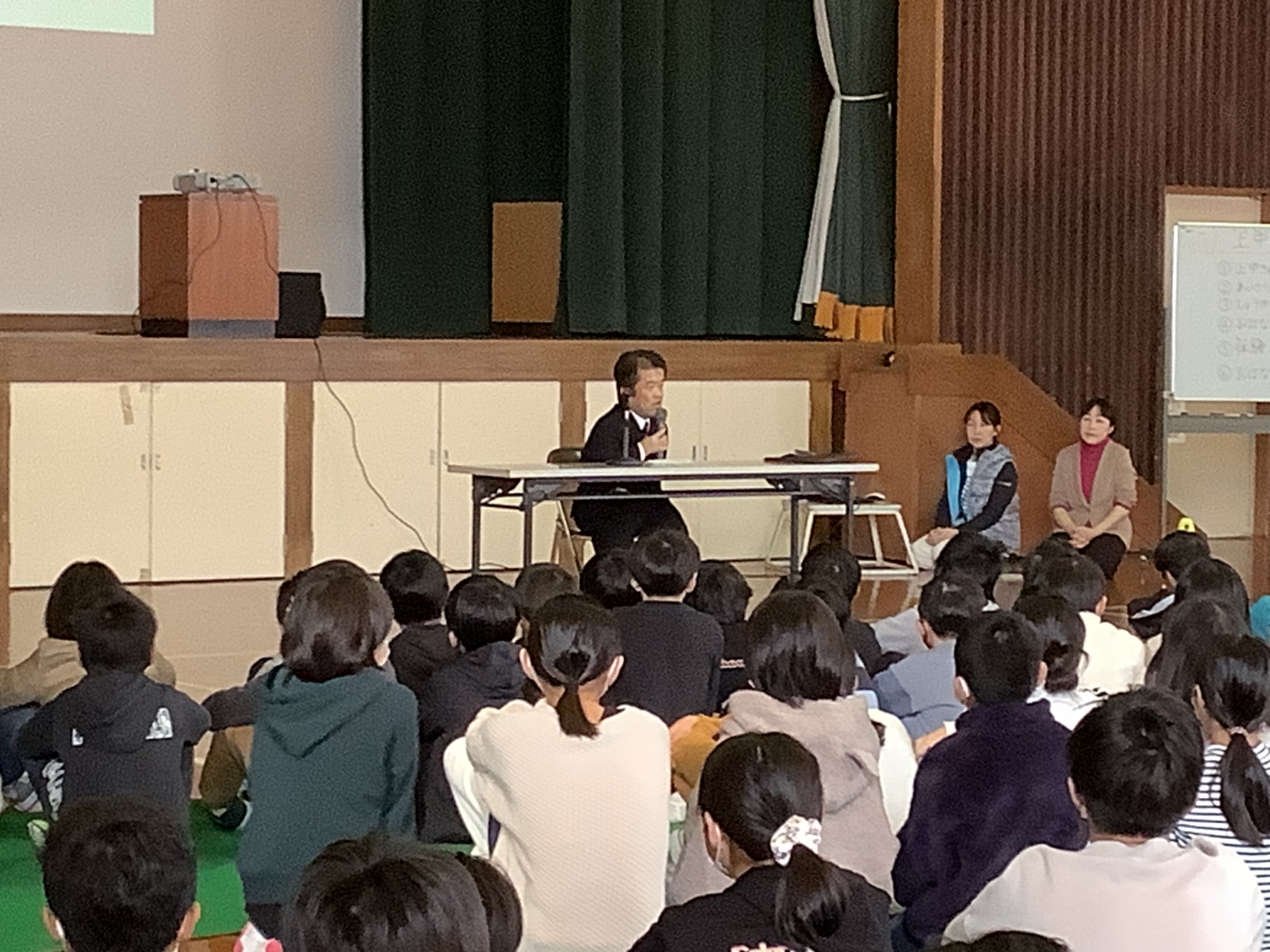 障がいをもつ従業員が小学校の「人権学習」の講師として活躍！